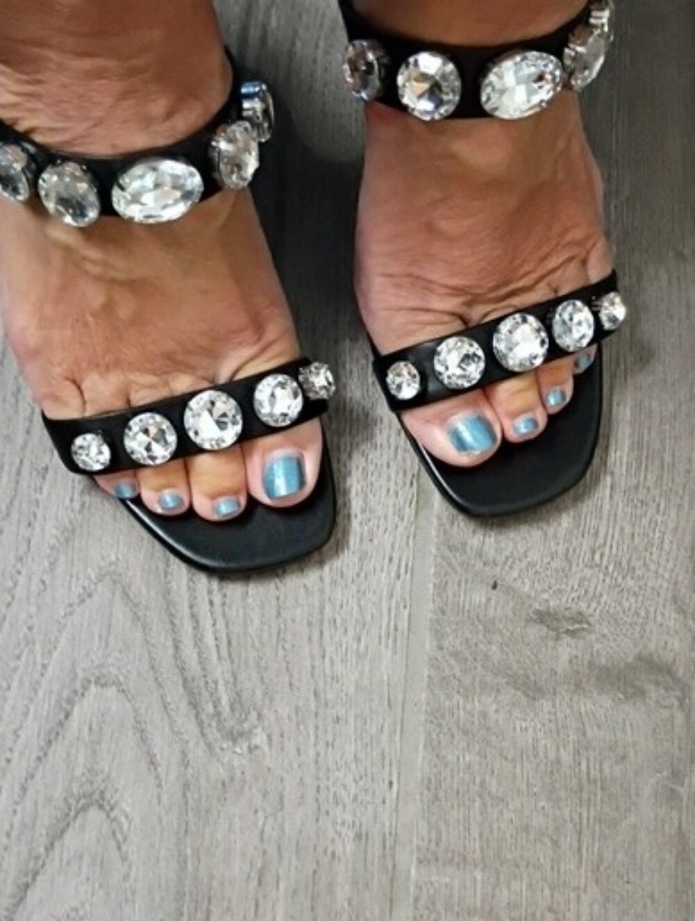 Michael Kors Clara Black Leather & Large Crystal Jeweled Slide Mules Sandals 7.5 - Picture 2 of 16